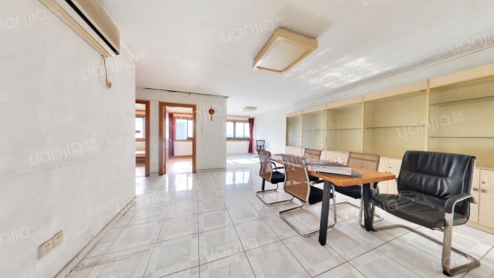 温哥华广场二手房实景图