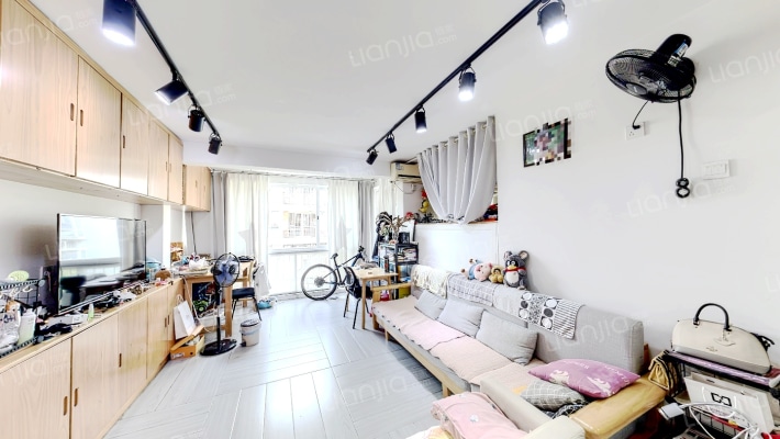 茵悦之生花园一期二手房实景图