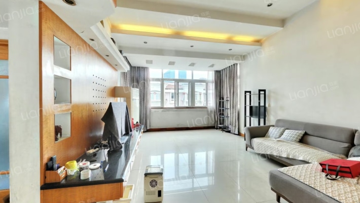 鸿泰佳园二手房实景图