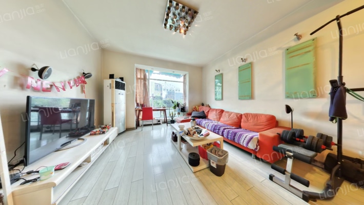 蓝色空间蓝亭二手房实景图