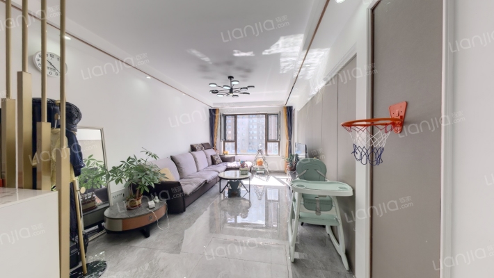 龙泰檀香苑三期二手房实景图