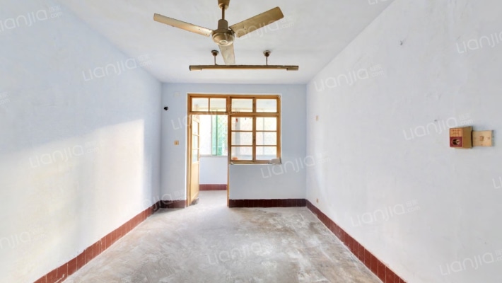 南宿舍小区二手房实景图