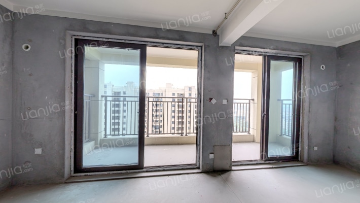 绿地铂澜府二手房实景图