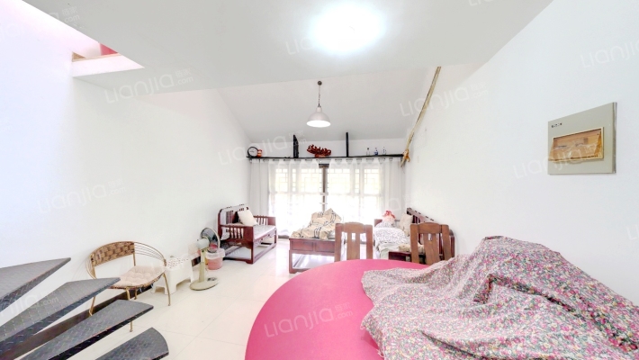 钱王阁商务楼二手房实景图