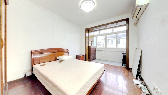 场中路2401弄二手房实景图