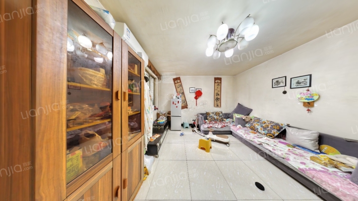 金鹏街175号院二手房实景图