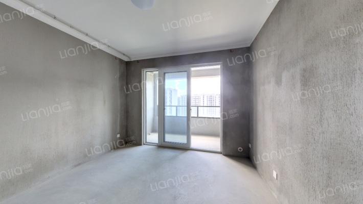 新兴岚湾三期东区二手房实景图