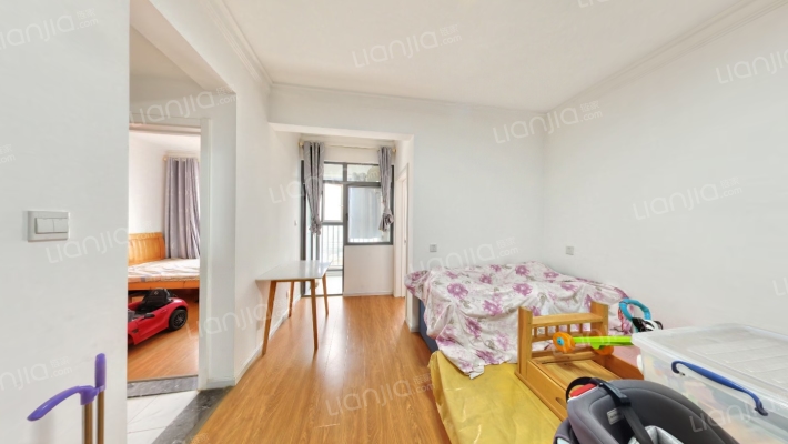 东麓锦苑二手房实景图