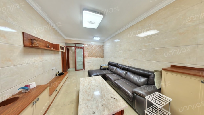 东二中心村二手房实景图