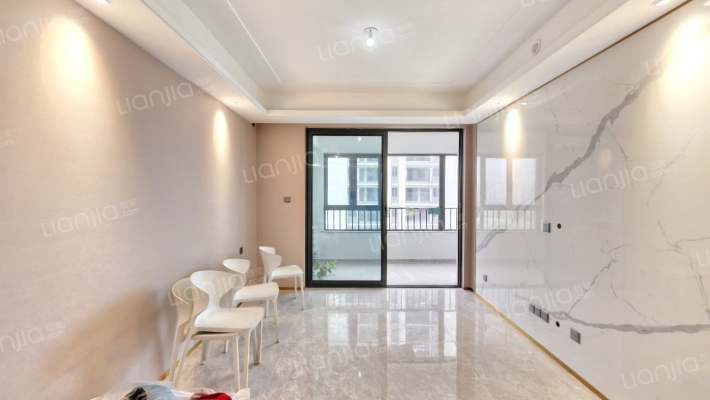 兴港和昌湖畔云栖二手房实景图