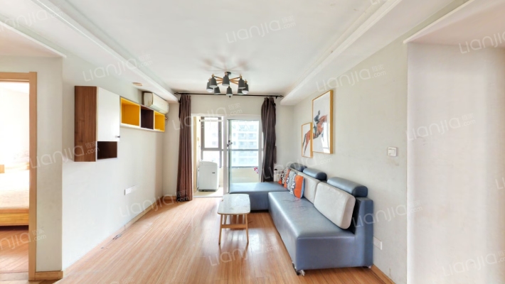 万科大都会铂悦苑二手房实景图