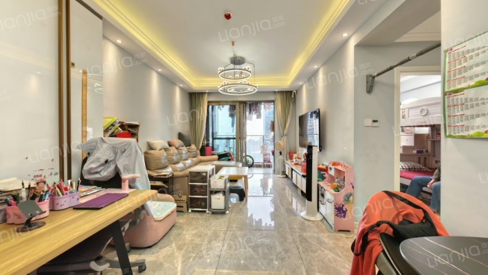 宏发前城二手房实景图