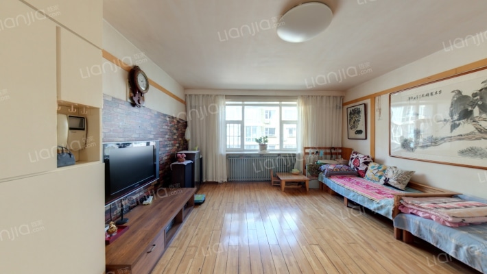 高级警官公寓二手房实景图