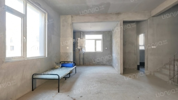 鸿威翡翠城二手房实景图