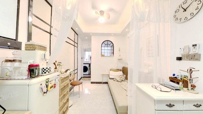 天成路二手房实景图