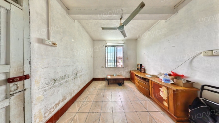 梅园小区二区二手房实景图