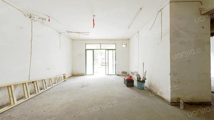 城镇安置房D区二手房实景图