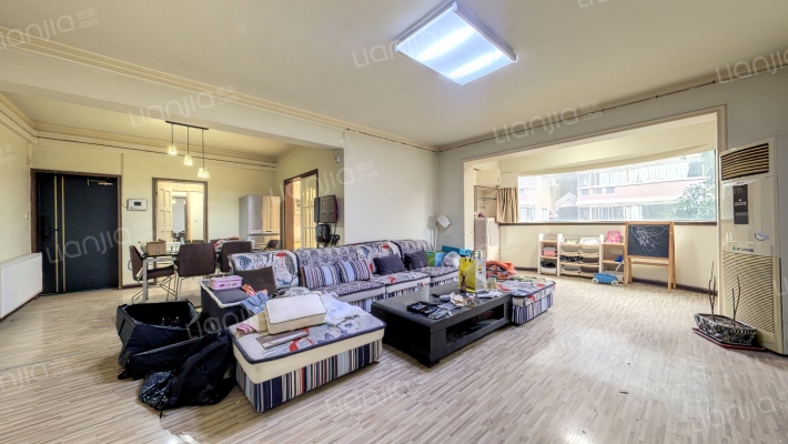 航空花园二手房实景图