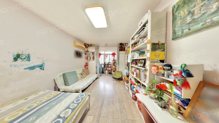 重华南里二手房实景图