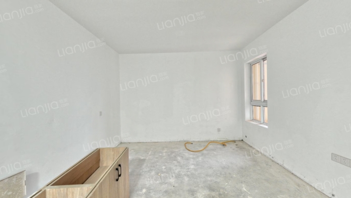 建投金秋苑E区二手房实景图