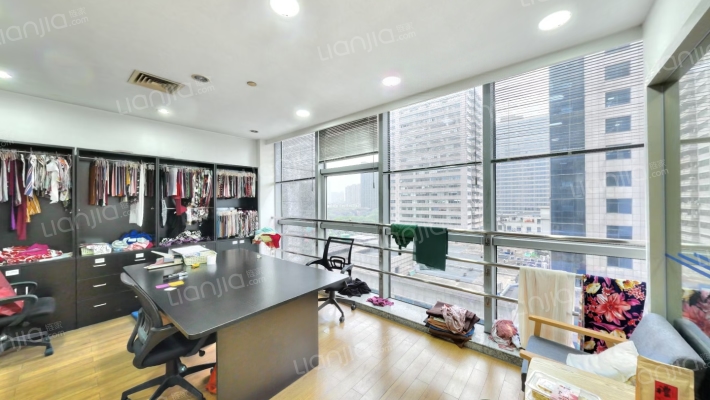 万国中心二手房实景图