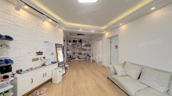 宝石公寓二手房实景图