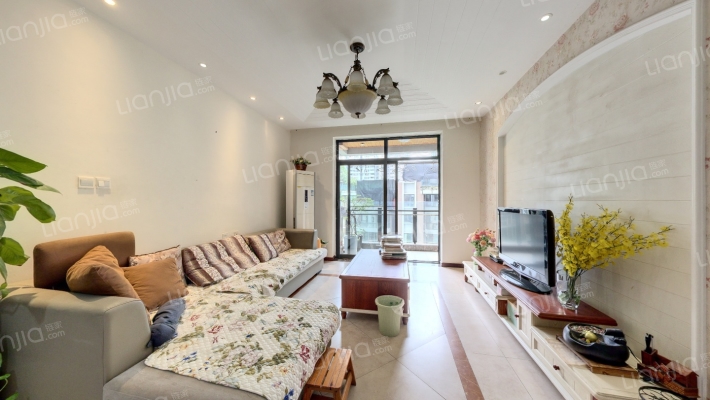 翡翠城五期二手房实景图