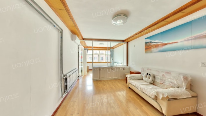 君峰路二手房实景图