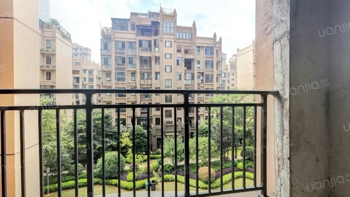滨水翡丽城三期二手房实景图