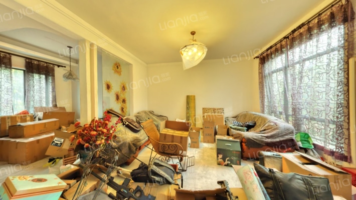 团泊湖庭院二手房实景图