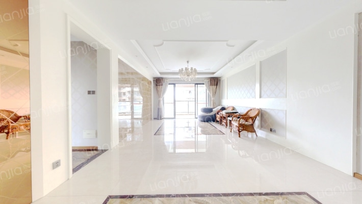 保利公园198丁香郡二手房实景图