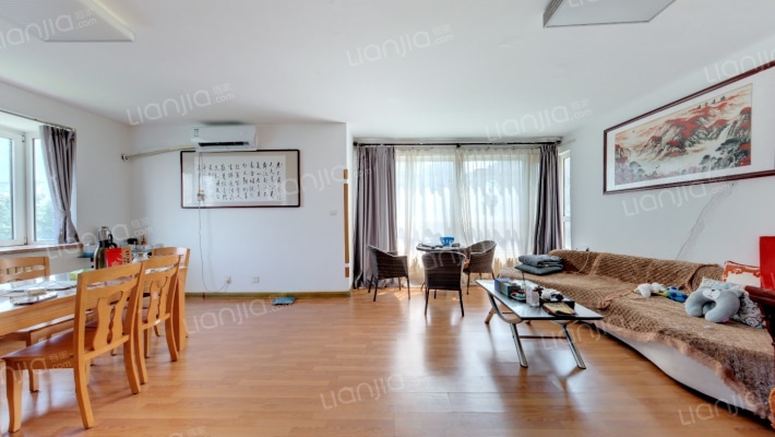 金岭花园B区二手房实景图