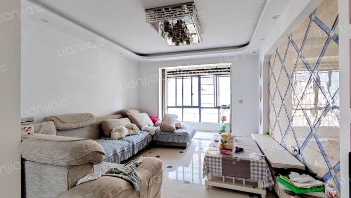 美景河畔二手房实景图