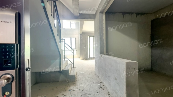 红星天铂二手房实景图