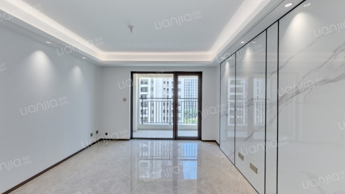 世茂璀璨学府二手房实景图