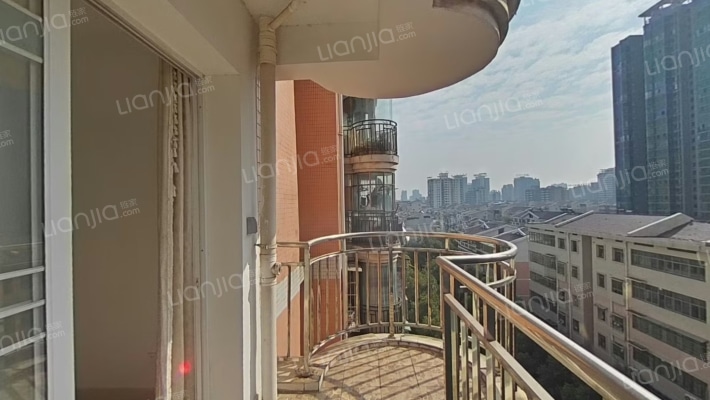 吉富花苑二手房实景图