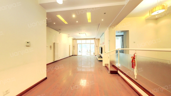 世家风临左岸二手房实景图