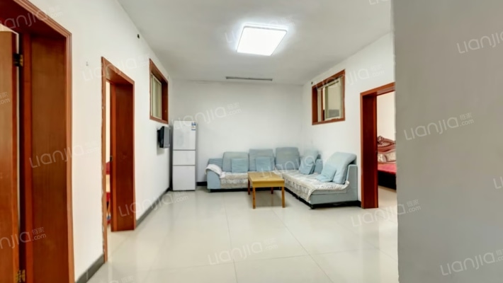 水果市场小区二手房实景图