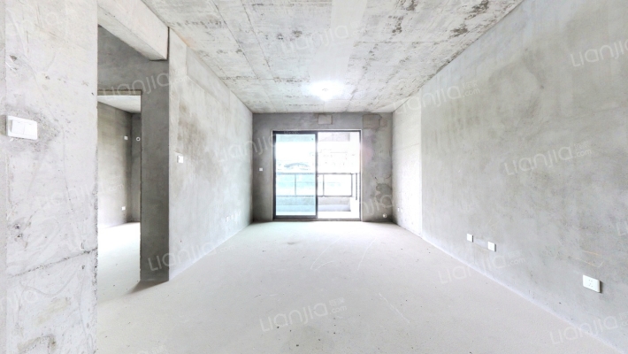 中亚云岸二手房实景图