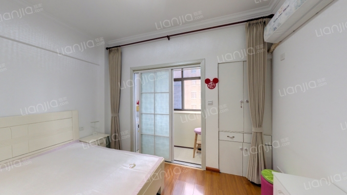 新领域广场二手房实景图