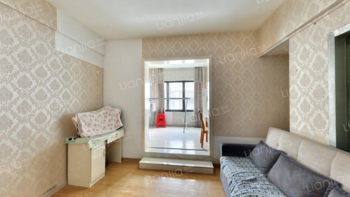 中构银城二手房实景图