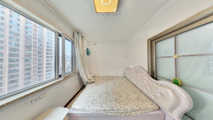 云水世纪明珠西区二手房实景图