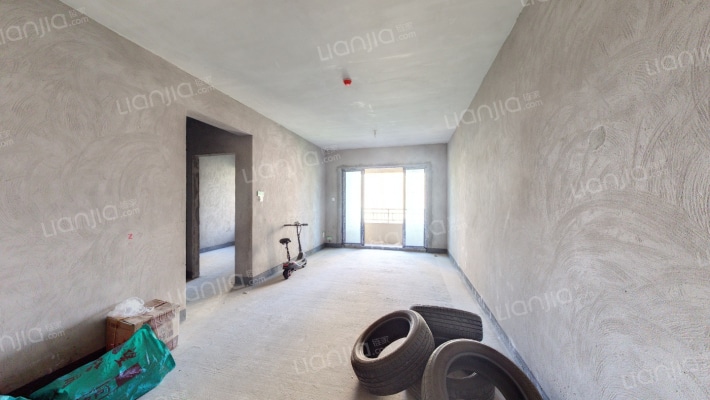 绿地海外滩罗丹公馆二手房实景图