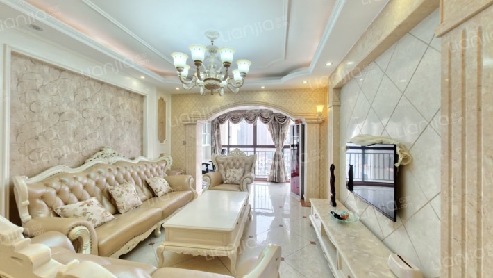 皇冠国际社区二期二手房实景图