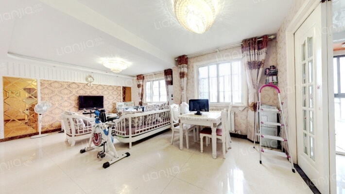 世茂东都汉之源翡翠谷二手房实景图