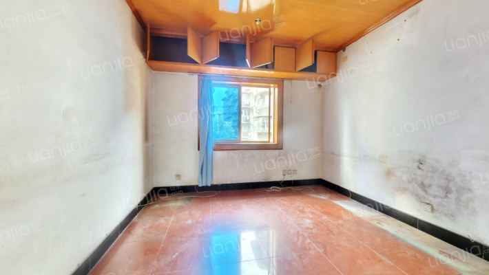 机车厂宿舍二手房实景图