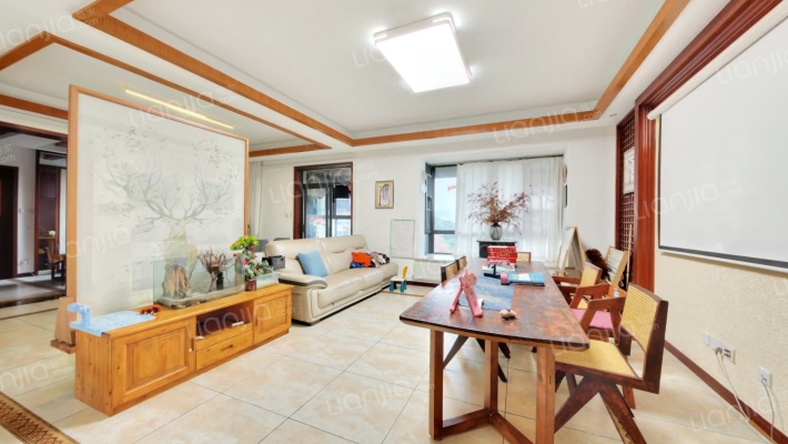 翡翠城四期二手房实景图