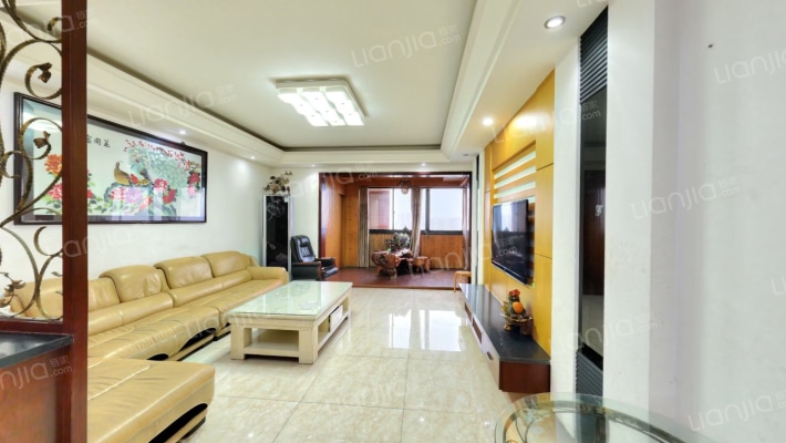 迎新佳苑二手房实景图