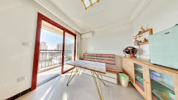 鸿润晨阳公馆二手房实景图