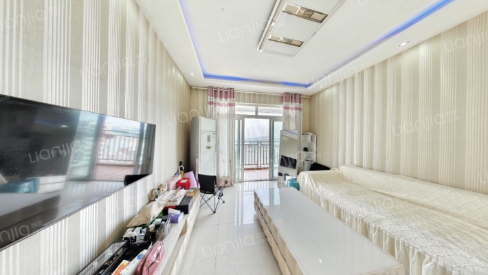 颜龙山水城二手房实景图